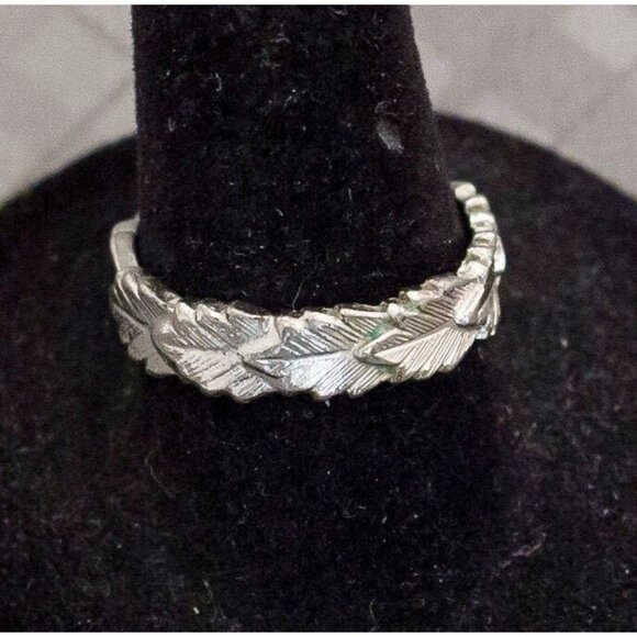 Vintage Boho Silver Tone Ring Size 7 by Avon G8 - Picture 1 of 3